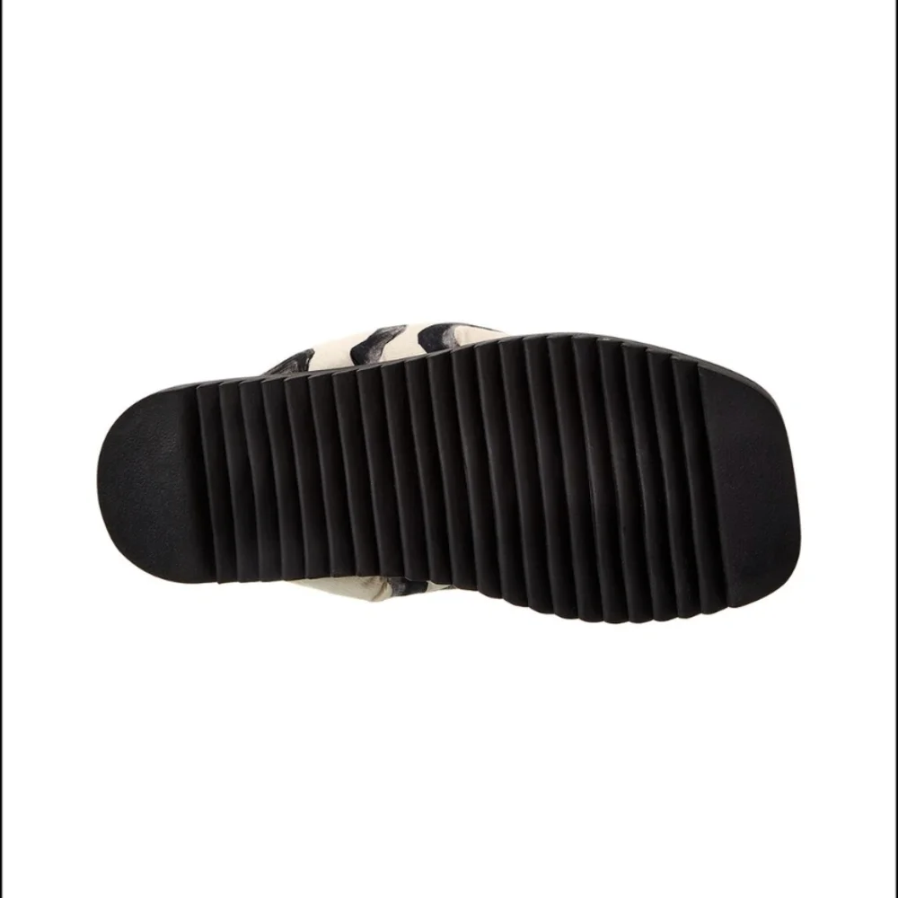 NIB FARM Rio Puffy Flip Flop In Black And Off White Beach Print Women's Size 9